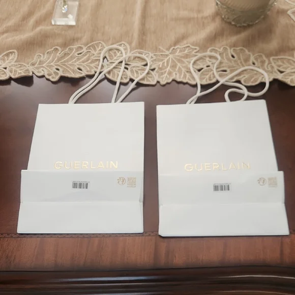Guerlain White Gift Bags - Picture 2 of 5
